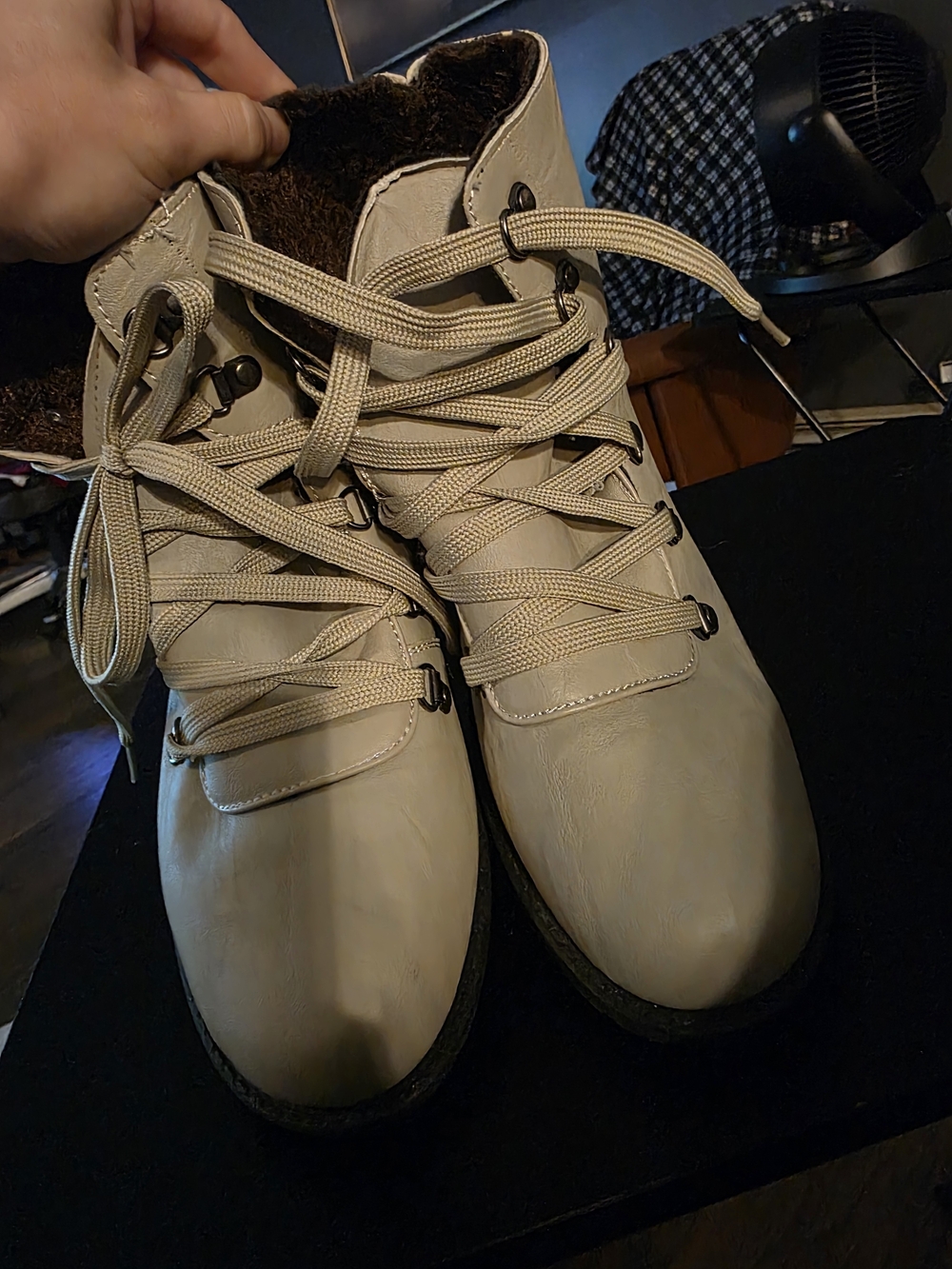 Wanted Women’s Beige Faux Fur Lace-Up Ankle Boots Size 8.5 - Picture 5 of 5